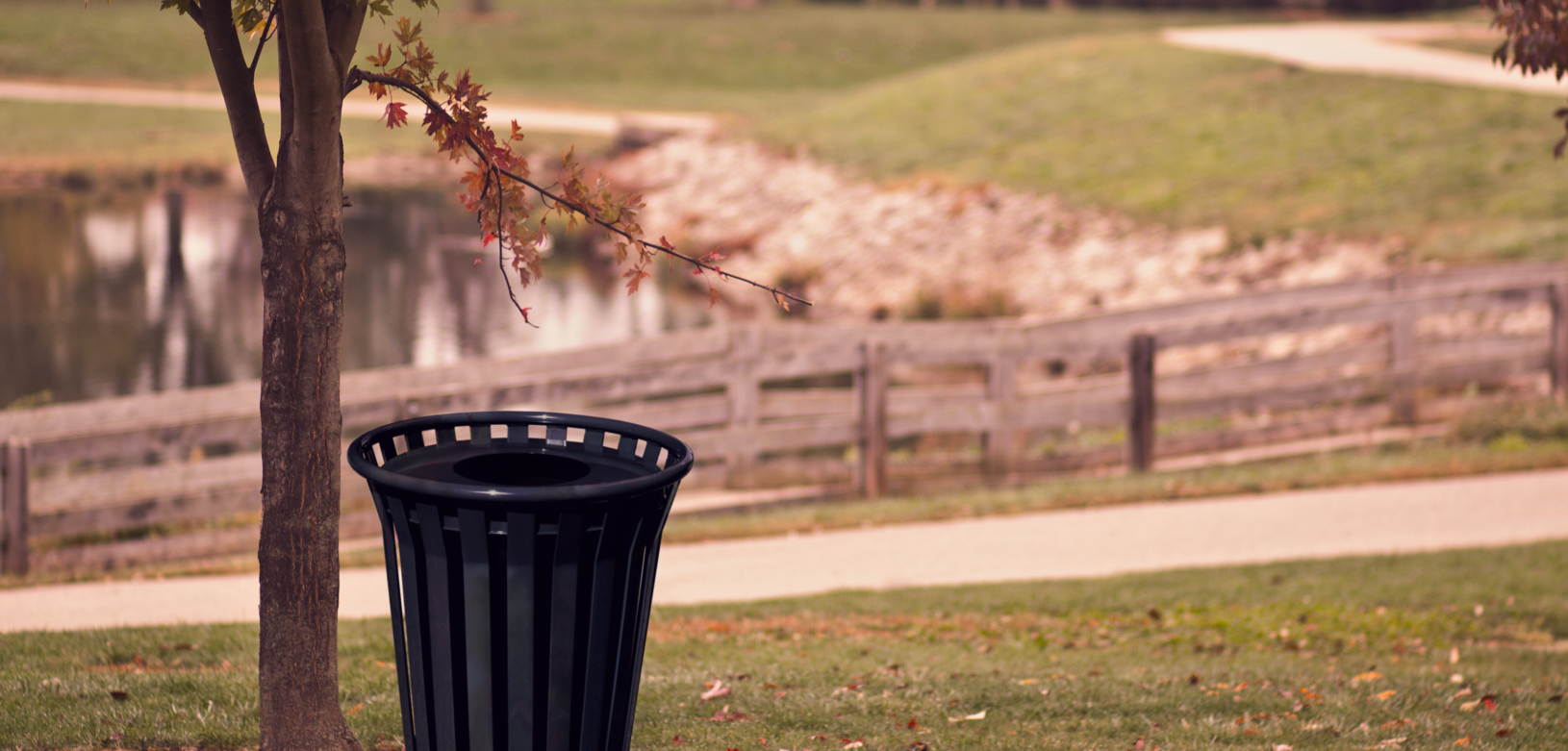 Witt Oakley Standard Black Outdoor Receptacle Witt Black Oakley Standard Outdoor Receptacle Environmental